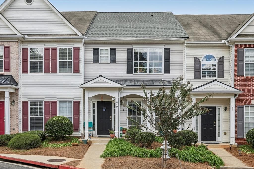 629 Kenridge Way, Suwanee, GA 30024 — most recent listing photo