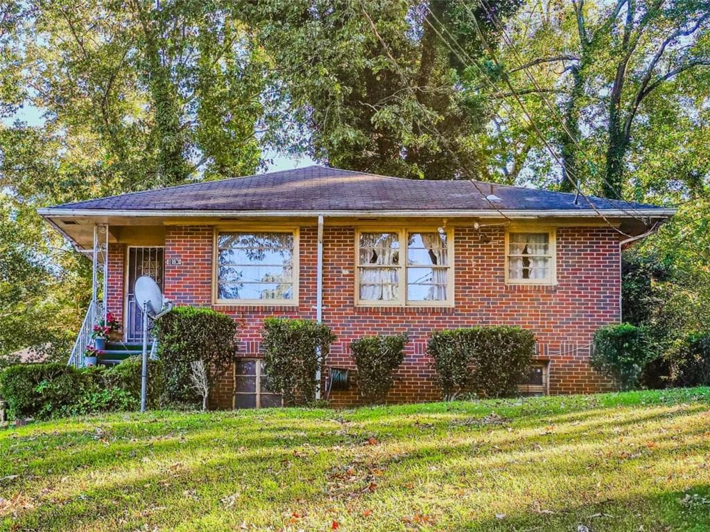 6 bedroom, 2 bathroom, 2,084 sq ft single family residence sold at 183 Arcadia Circle, Atlanta, GA 30314