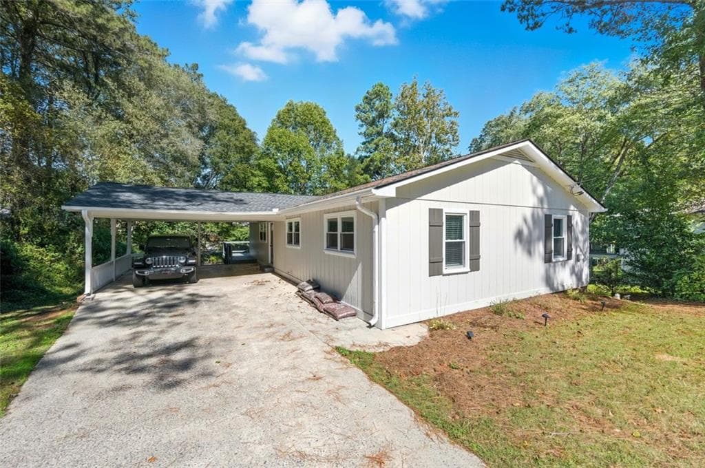 3 bedroom, 2 bathroom, 2,481 sq ft single family residence under contract at 2011 Shadowwood Drive, Marietta, GA 30066