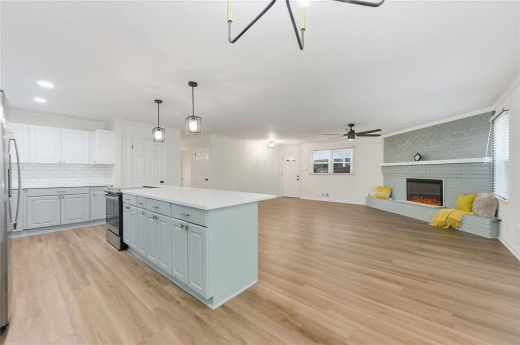 3 bedroom, 2 bathroom, 2,481 sq ft single family residence under contract at 2011 Shadowwood Drive, Marietta, GA 30066 — photo 8