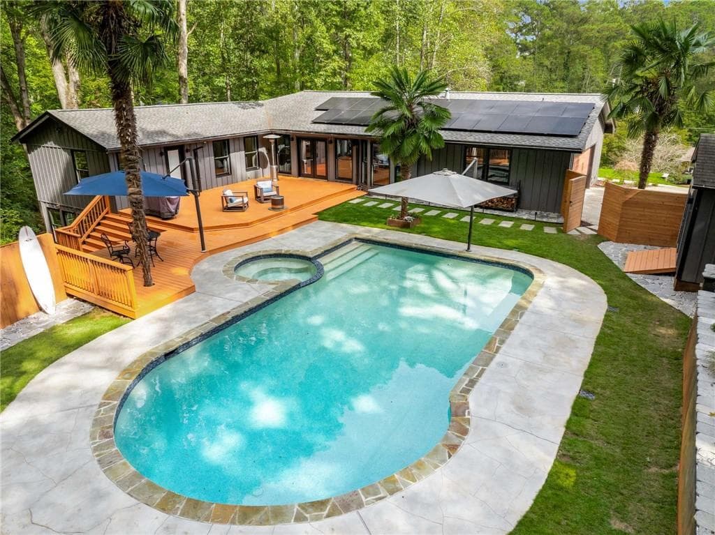 3025 Creek Court, Roswell, GA 30075 — most recent listing photo