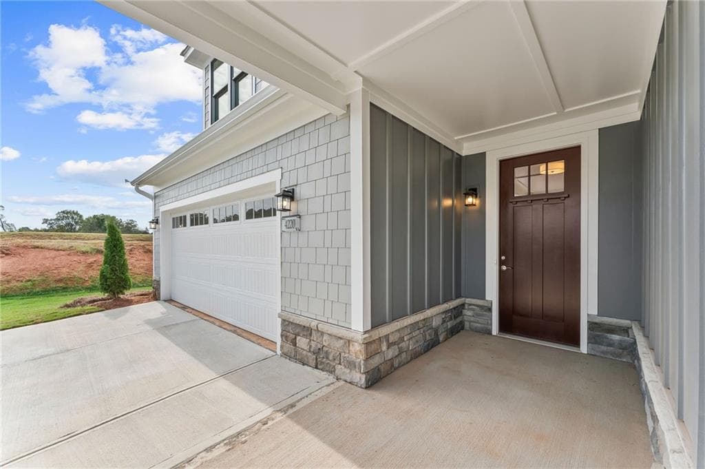 3 bedroom, 3 bathroom, 2,571 sq ft single family residence for sale at 4220 Provenance Trail, Cumming, GA 30028 — photo 2