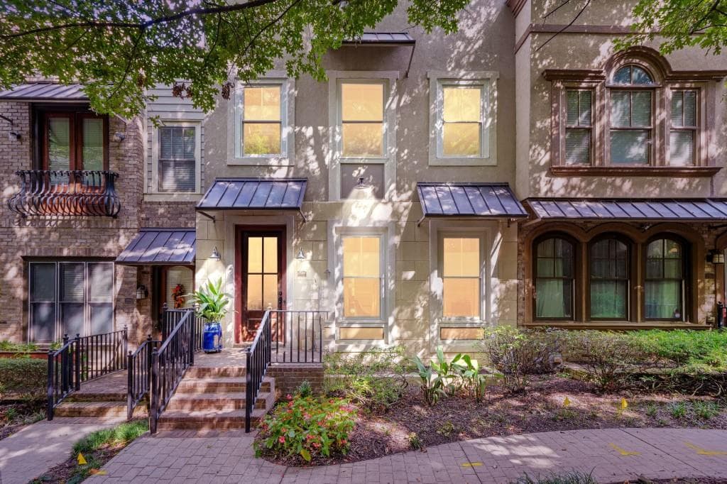 3 bedroom, 4 bathroom, 2,200 sq ft townhouse sold at 395 Laurent Street 4, Atlanta, GA 30318