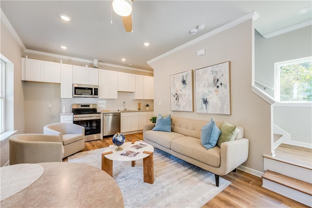 1 bedroom, 1 bathroom, 640 sq ft townhouse for sale at 958 Lawton Street, Atlanta, GA 30310 — photo 2