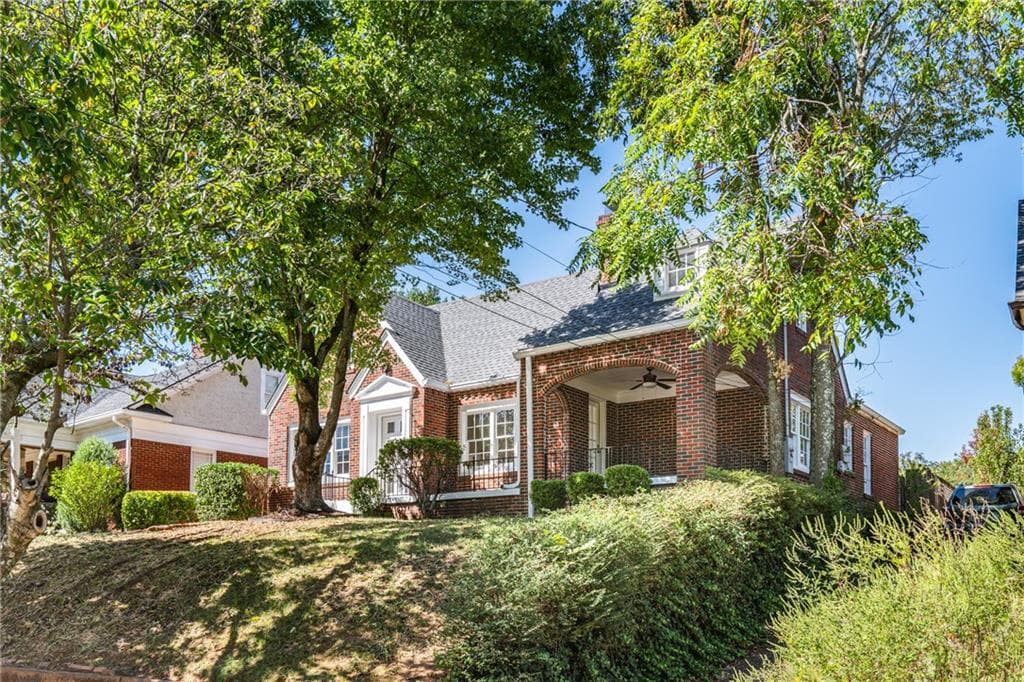 563 Manford Road, Atlanta, GA 30310 — most recent listing photo