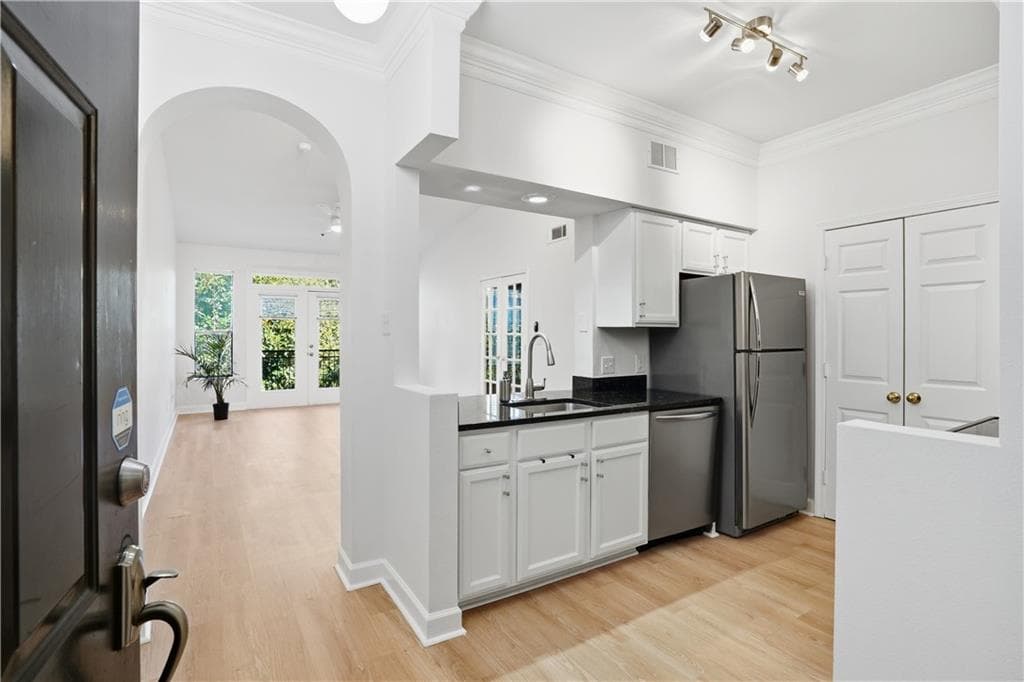 3777 PEACHTREE Road 933, Brookhaven, GA 30319 — most recent listing photo