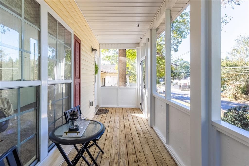 3 bedroom, 3 bathroom, 1,728 sq ft single family residence for sale at 118 Whitefoord Avenue, Atlanta, GA 30317 — photo 5