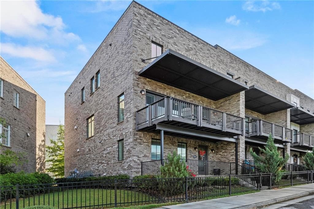 4 bedroom, 4 bathroom, 2,106 sq ft townhouse sold at 1940 Maritime Way, Atlanta, GA 30318