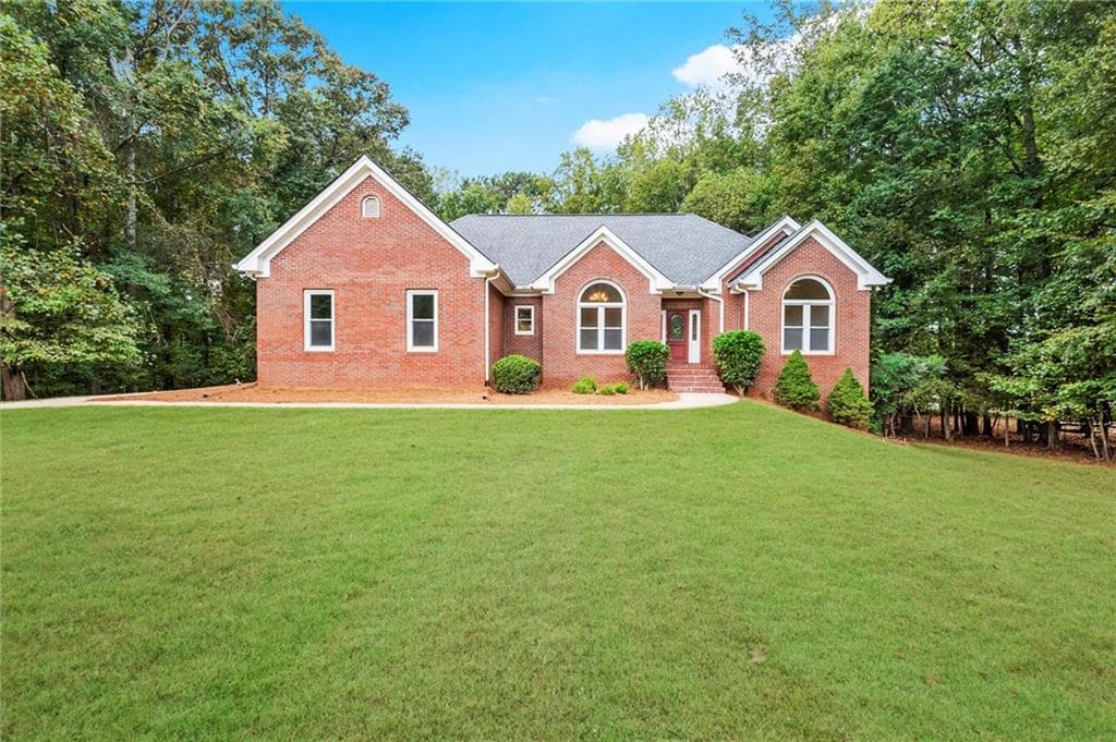 3 bedroom, 2 bathroom, 2,318 sq ft single family residence sold at 89 Quail Run, Hoschton, GA 30548