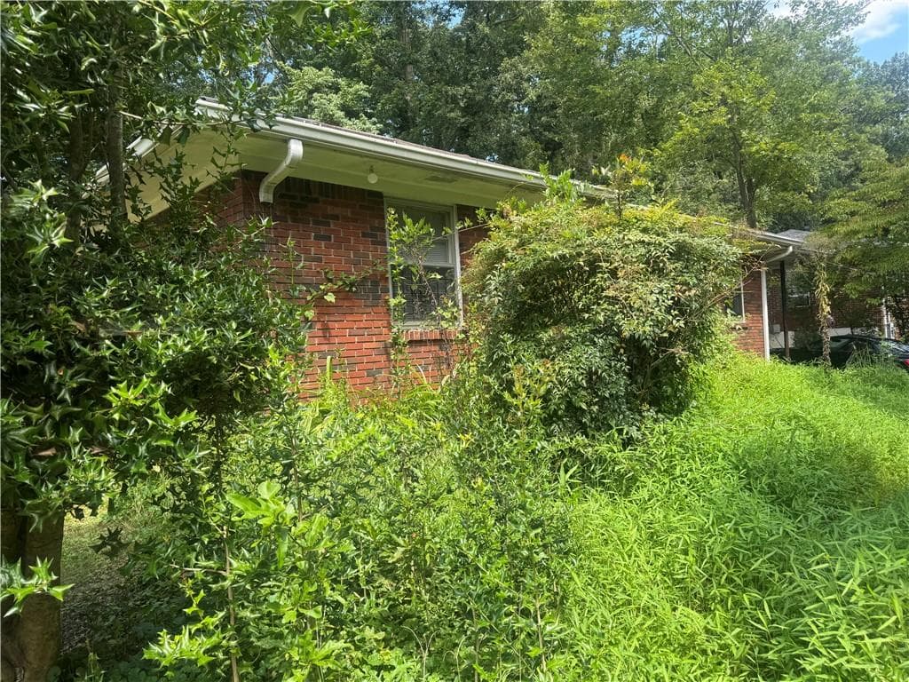3 bedroom, 2 bathroom, 1,844 sq ft single family residence sold at 2791 BAKER RIDGE Drive, Atlanta, GA 30318