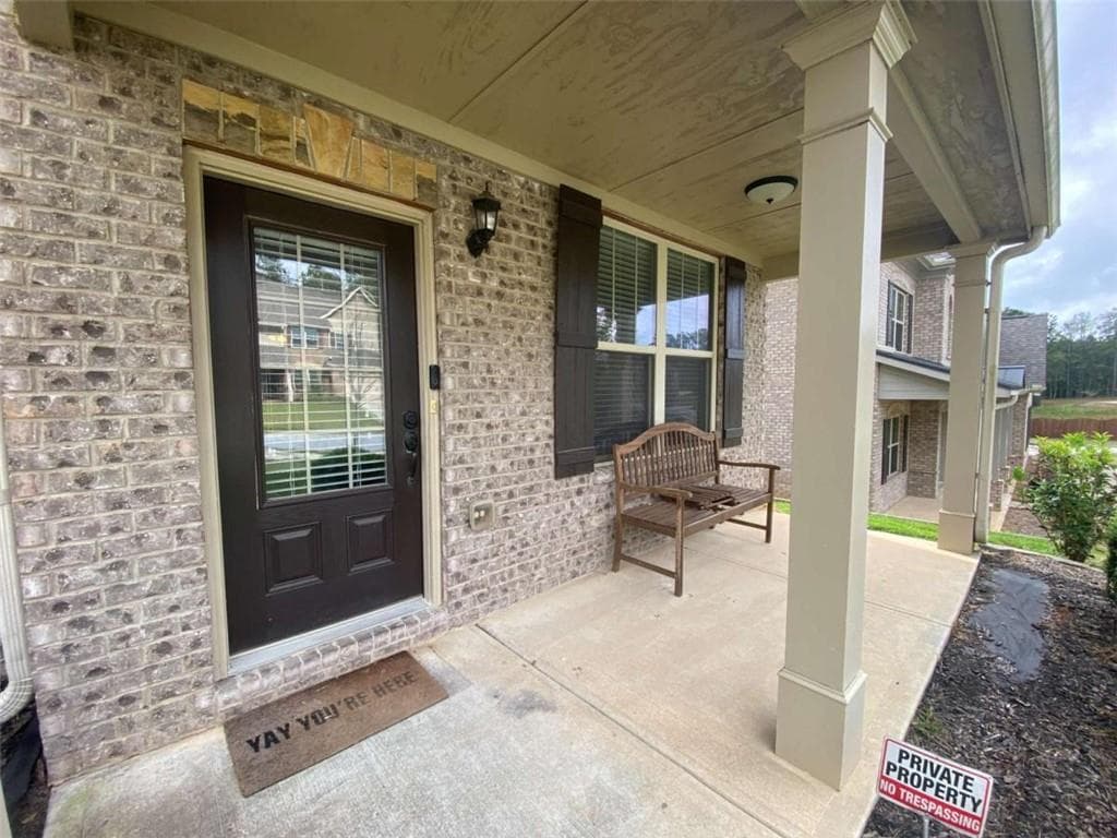 5 bedroom, 3 bathroom, 3,180 sq ft single family residence under contract at 2935 Centennial Drive, Conyers, GA 30013 — photo 2