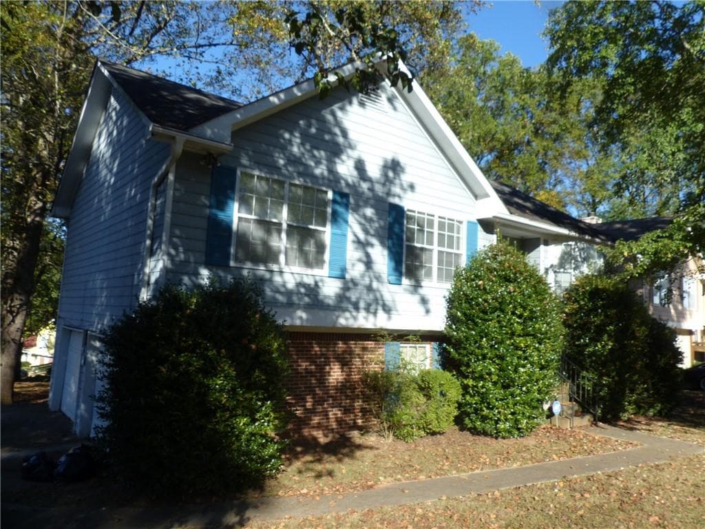 3 bedroom, 3 bathroom, 1,852 sq ft single family residence sold at 6012 Happy Trails Court, Lithonia, GA 30058