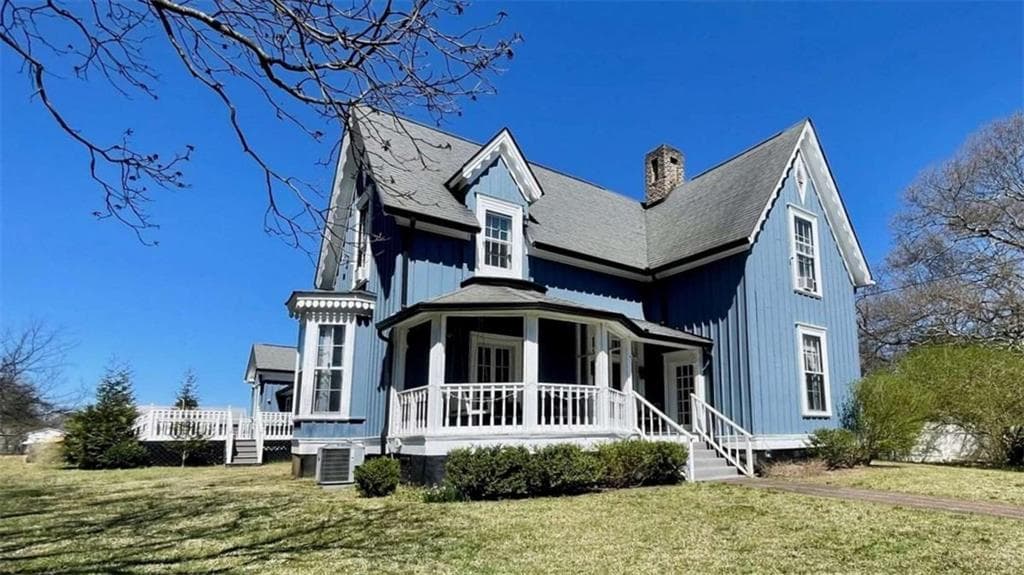 5 bedroom, 4 bathroom, 3,739 sq ft single family residence sold at 6 River Street, Cave Spring, GA 30124