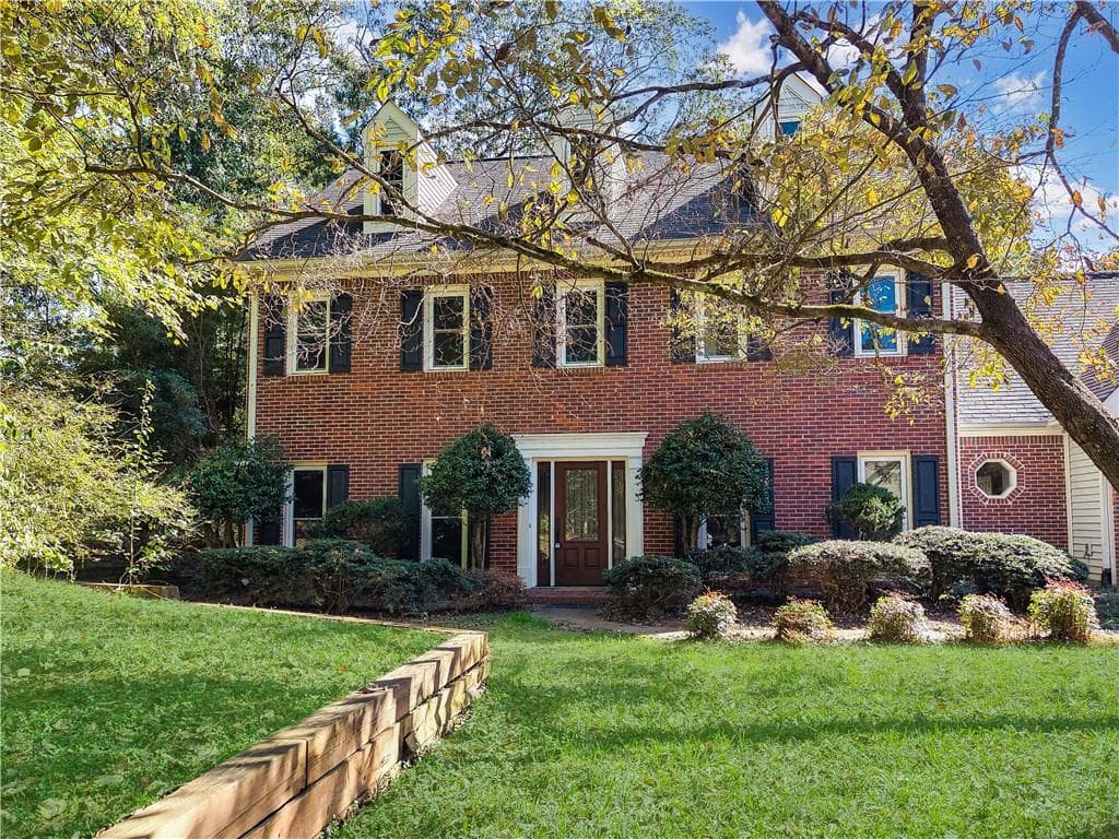 4 bedroom, 3 bathroom, 2,832 sq ft single family residence sold at 11775 Highland Colony Drive, Roswell, GA 30075