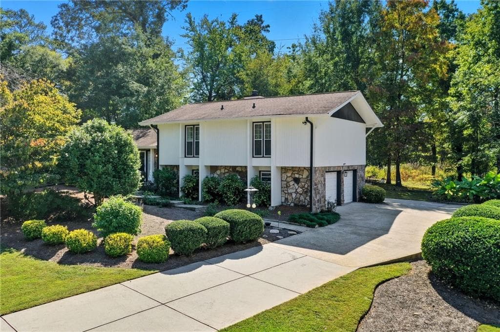 4 bedroom, 3 bathroom, 2,656 sq ft single family residence sold at 3572 High Green Drive, Marietta, GA 30068