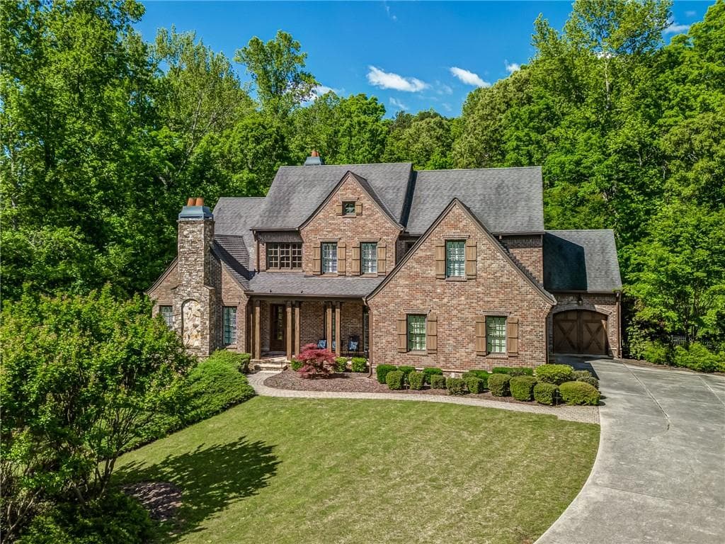 7 bedroom, 7 bathroom, 7,422 sq ft single family residence sold at 2885 Julias Way, Marietta, GA 30064