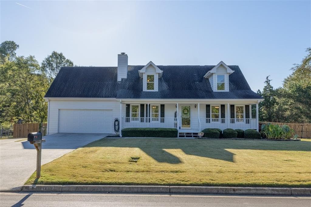 3 bedroom, 3 bathroom, 1,659 sq ft single family residence sold at 1460 TWIN MANOR Drive, Loganville, GA 30052