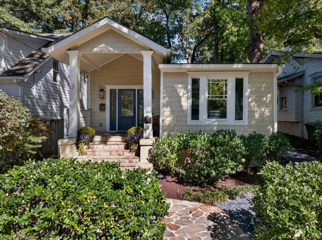 2 bedroom, 2 bathroom, 1,749 sq ft single family residence sold at 918 Highland View, Atlanta, GA 30306