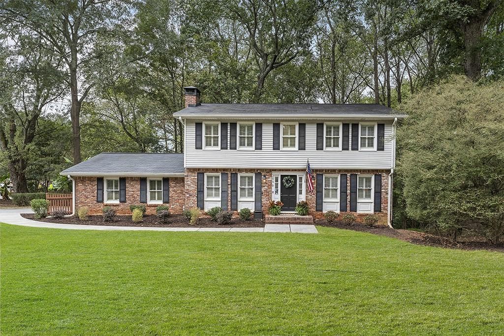 5 bedroom, 4 bathroom, 3,192 sq ft single family residence sold at 3996 Longview Drive, Atlanta, GA 30341