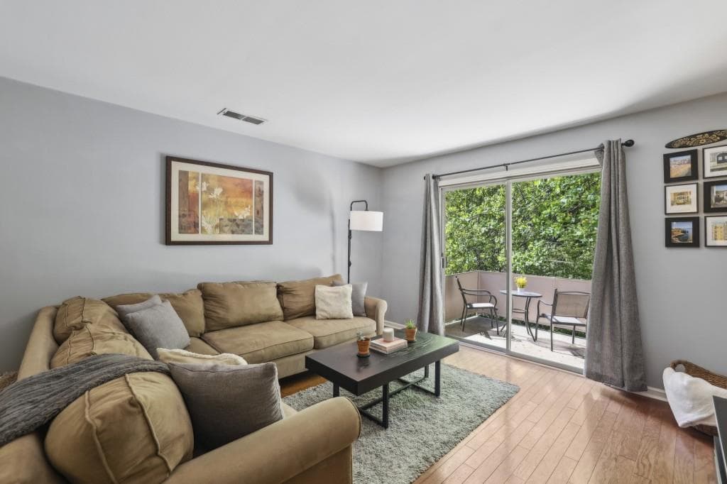 5400 Roswell H5, Atlanta, GA 30342 — most recent listing photo