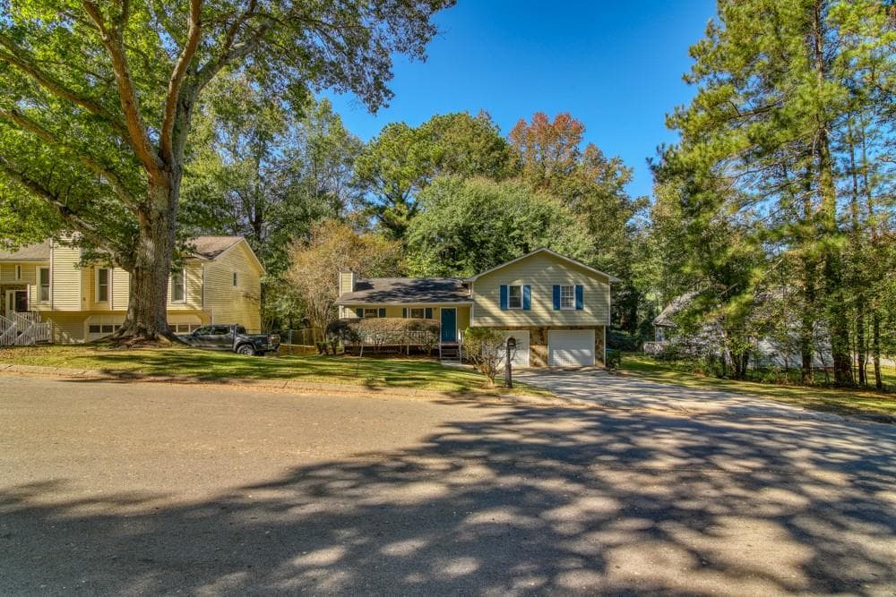 2911 Quinbery Drive, Snellville, GA 30039 — most recent listing photo