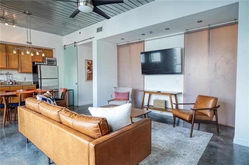2 bedroom, 2 bathroom, 1,015 sq ft condominium for rent at 620 Glen Iris Drive 524, Atlanta, GA 30308 for $4,000 a month — photo 4