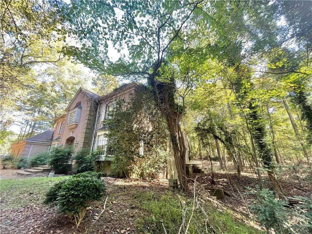 6 bedroom, 4 bathroom, 3,287 sq ft single family residence under contract at 10588 Fitzgerald Road, Jonesboro, GA 30238 — photo 3