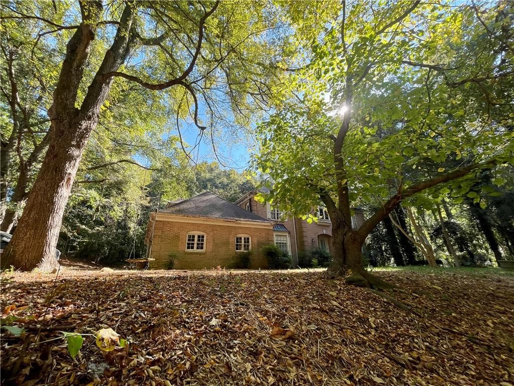 6 bedroom, 4 bathroom, 3,287 sq ft single family residence under contract at 10588 Fitzgerald Road, Jonesboro, GA 30238 — photo 4