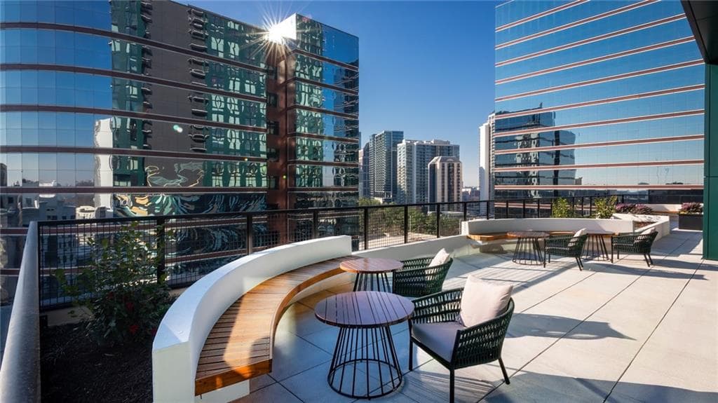 1 bedroom, 1 bathroom, 810 sq ft apartment for rent at 1382 Peachtree Street A8, Atlanta, GA 30309 for $2,357 a month — photo 4