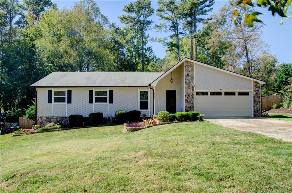 3 bedroom, 2 bathroom, 1,671 sq ft single family residence sold at 4799 North Trail, Marietta, GA 30066