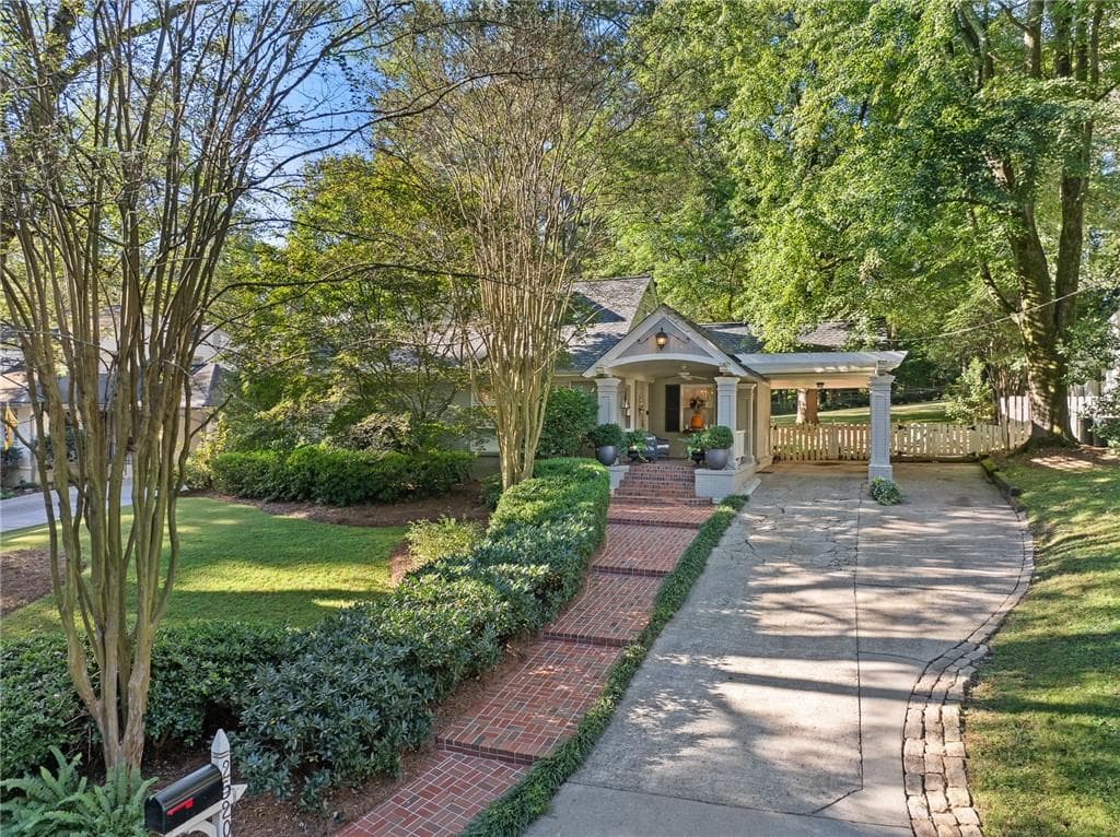 3 bedroom, 2 bathroom, 1,427 sq ft single family residence sold at 2520 Ridgewood Road, Atlanta, GA 30318