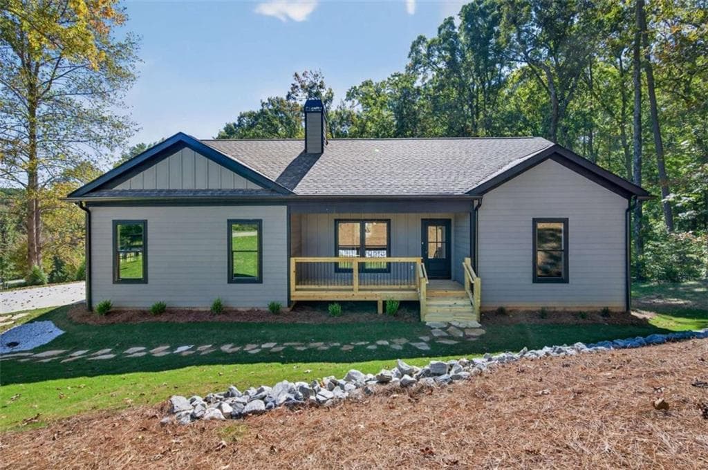 3 bedroom, 3 bathroom single family residence sold at 33 Ridge Crest Court, Cleveland, GA 30528