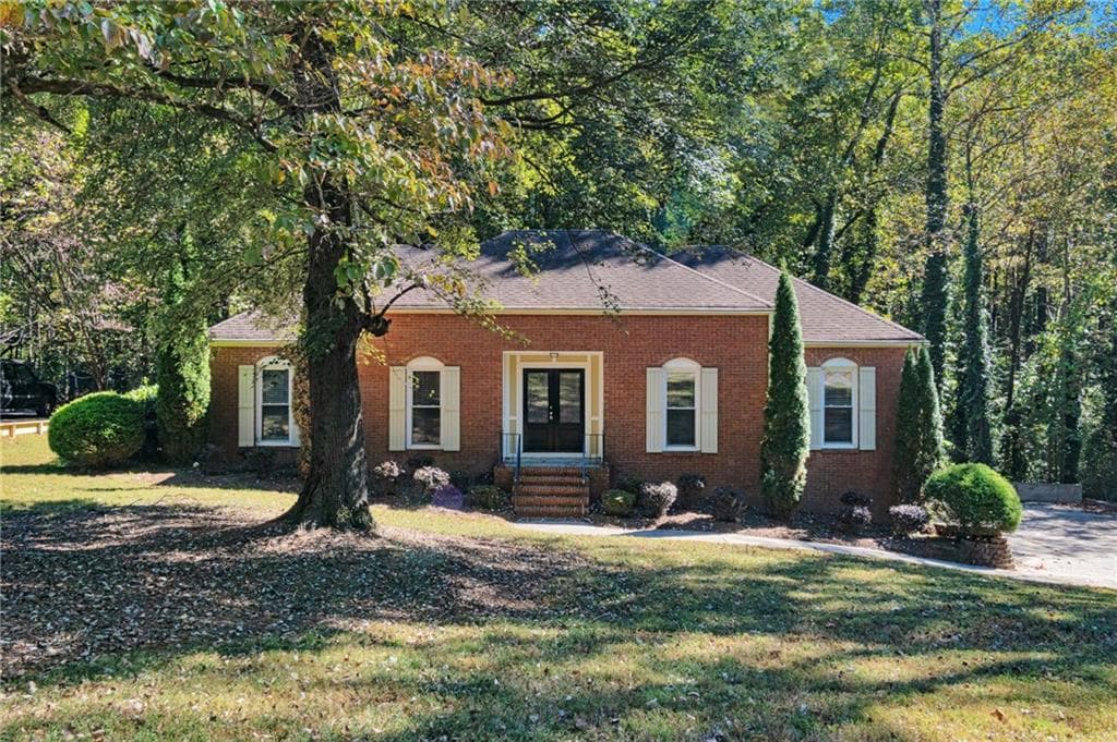 220 Wind Shadow Court, Roswell, GA 30075 — most recent listing photo