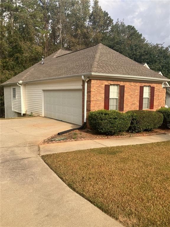 3 bedroom, 2 bathroom, 3,954 sq ft single family residence under contract at 4290 McClanes Court, Conyers, GA 30094 — photo 3