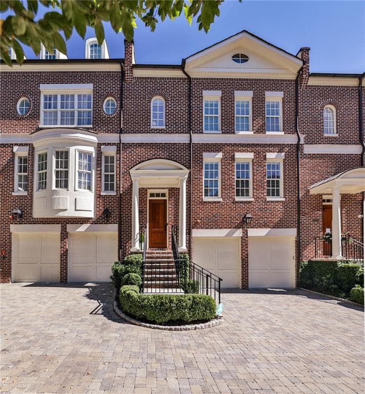 4 bedroom, 5 bathroom, 4,128 sq ft townhouse sold at 3338 Paces Ferry Avenue, Atlanta, GA 30339