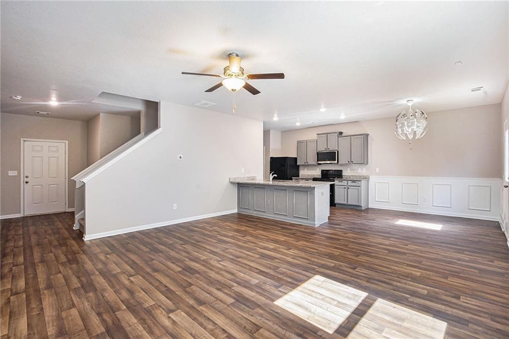 3 bedroom, 3 bathroom, 1,926 sq ft single family residence for sale at 4702 Moccasin Court, Douglasville, GA 30135 — photo 6