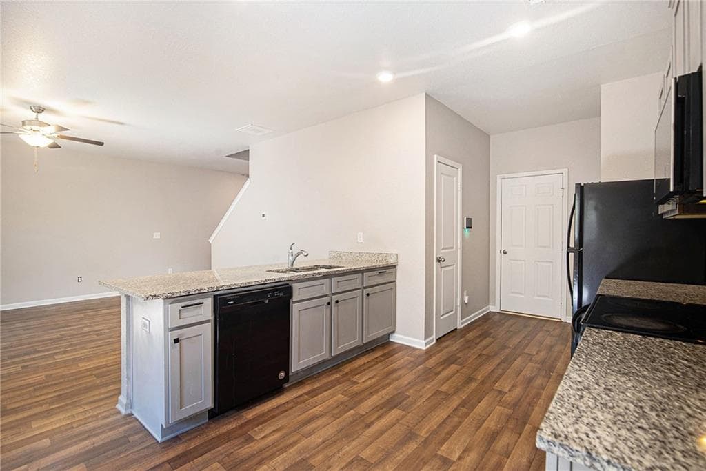 3 bedroom, 3 bathroom, 1,926 sq ft single family residence for sale at 4702 Moccasin Court, Douglasville, GA 30135 — photo 9