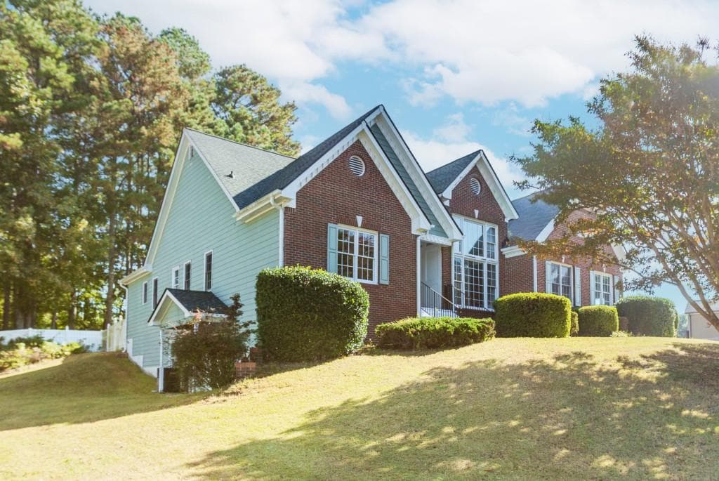 3 bedroom, 3 bathroom, 3,323 sq ft single family residence sold at 2294 FORT MARTIN Way, Lawrenceville, GA 30045