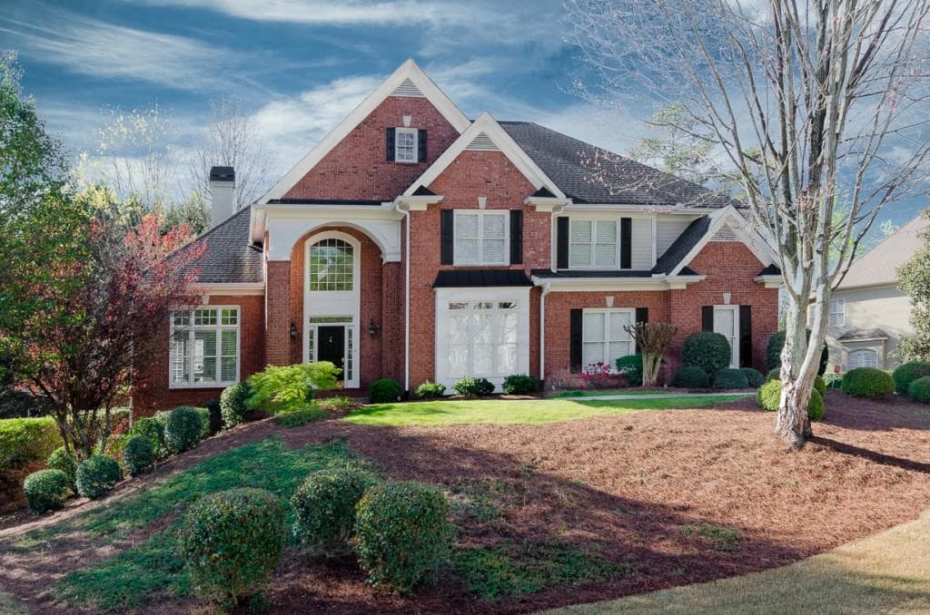 4 bedroom, 3,900 sq ft single family residence sold at 5575 Commons Lane, Alpharetta, GA 30005