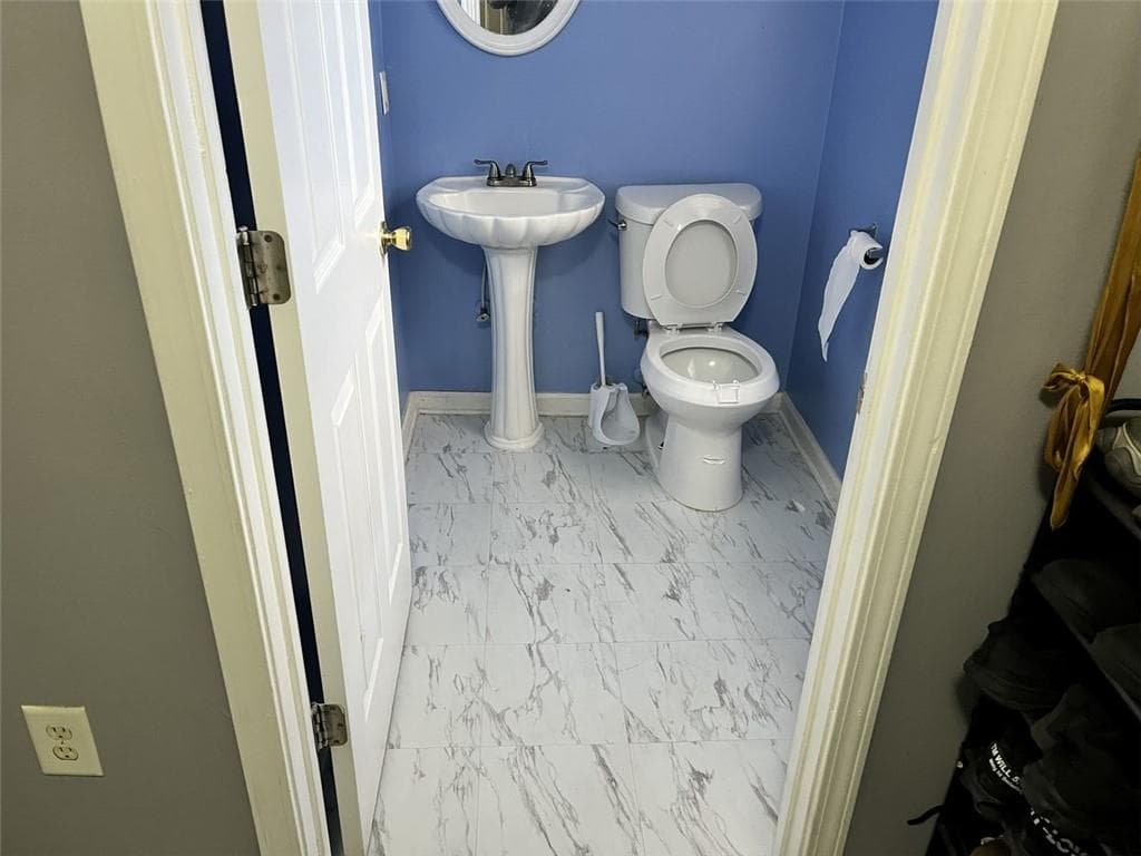 5 bedroom, 3 bathroom, 2,732 sq ft single family residence for sale at 800 SINCLAIR Way, Jonesboro, GA 30238 — photo 10
