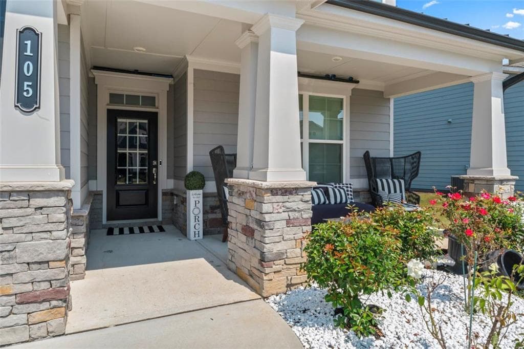 4 bedroom, 3 bathroom, 2,603 sq ft single family residence under contract at 105 HOLLIS Street, Fayetteville, GA 30215 — photo 2