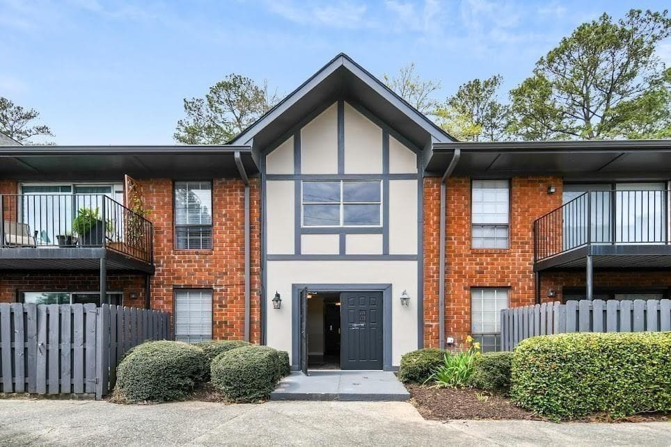 6851 Roswell Road A-12