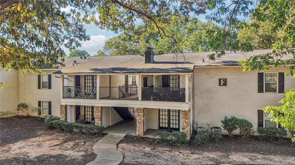 1 bedroom, 1 bathroom, 775 sq ft condominium sold at 1150 Collier Road F15, Atlanta, GA 30318