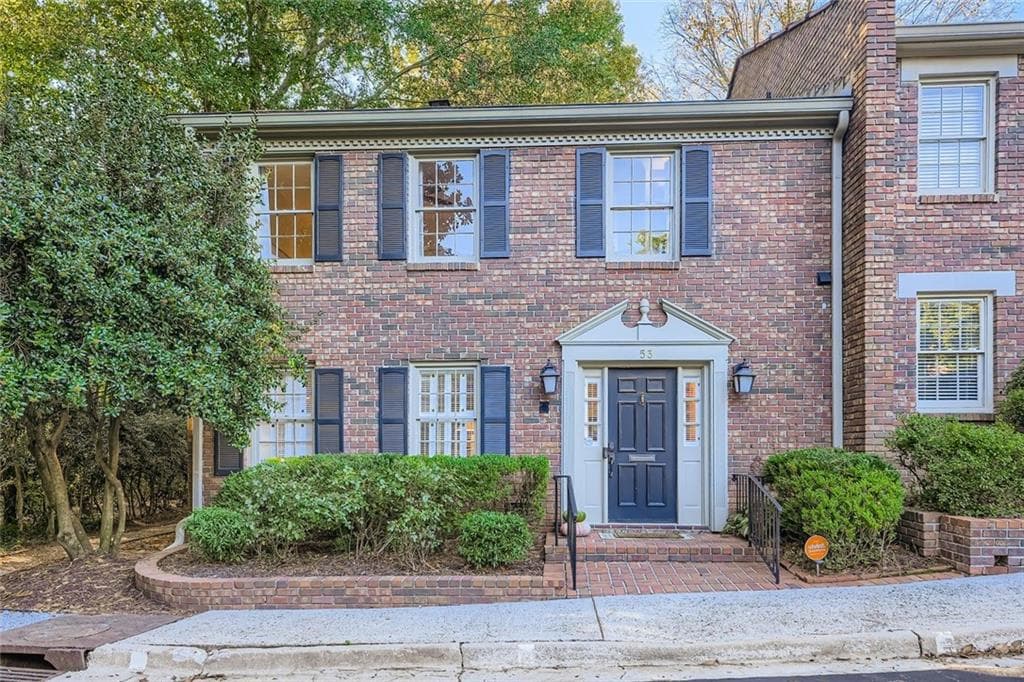 3 bedroom, 3 bathroom, 1,612 sq ft townhouse sold at 70 Old Ivy Road 53, Atlanta, GA 30342
