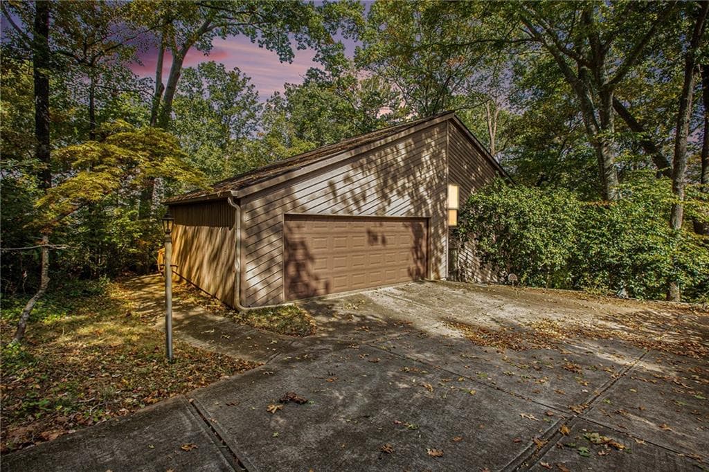 3 bedroom, 3 bathroom, 1,244 sq ft single family residence sold at 175 Spring Drive, Roswell, GA 30075