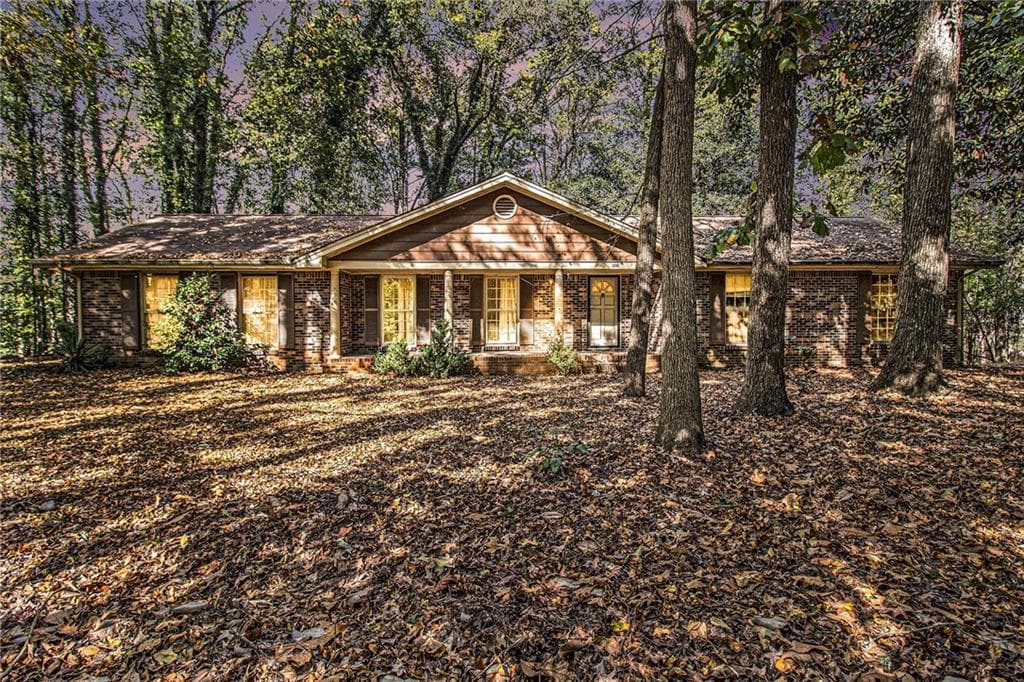 4 bedroom, 2 bathroom, 2,970 sq ft single family residence sold at 2881 Glenhaven Court, Conyers, GA 30094