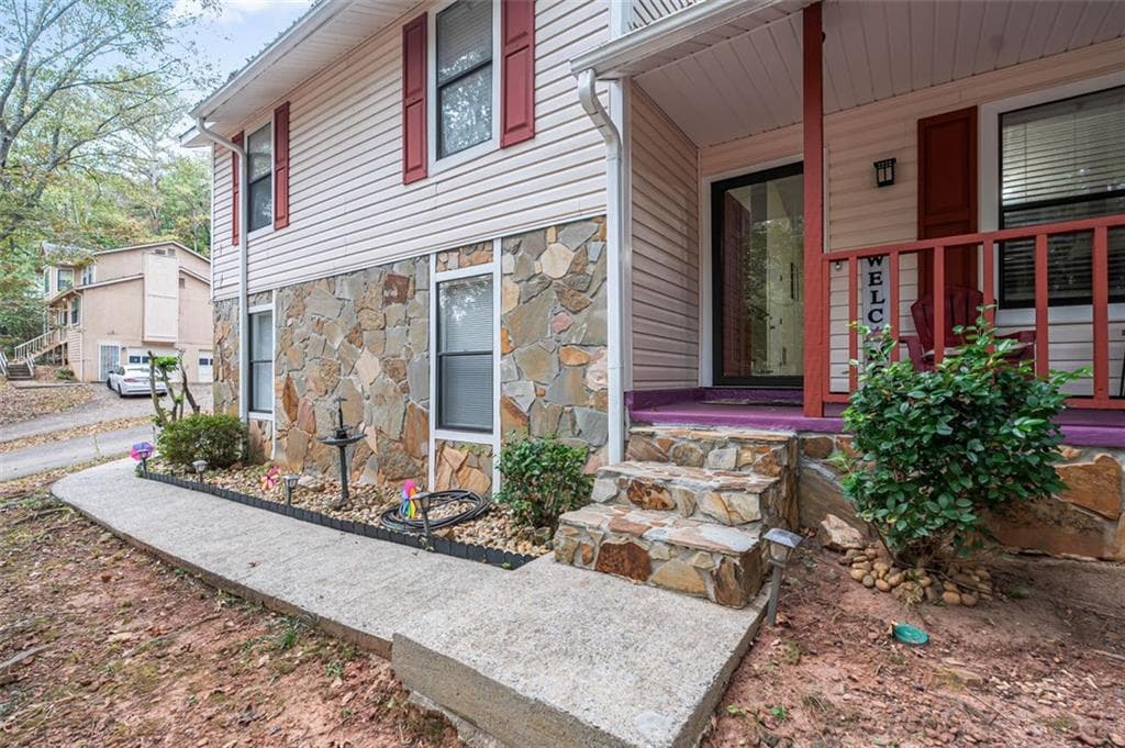 3 bedroom, 2 bathroom, 1,817 sq ft single family residence for sale at 5192 MAINSTREET PARK Drive, Stone Mountain, GA 30088 — photo 5