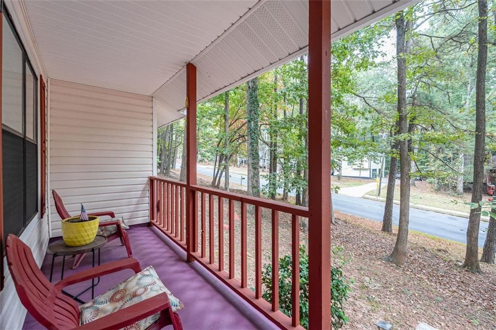 3 bedroom, 2 bathroom, 1,817 sq ft single family residence for sale at 5192 MAINSTREET PARK Drive, Stone Mountain, GA 30088 — photo 6