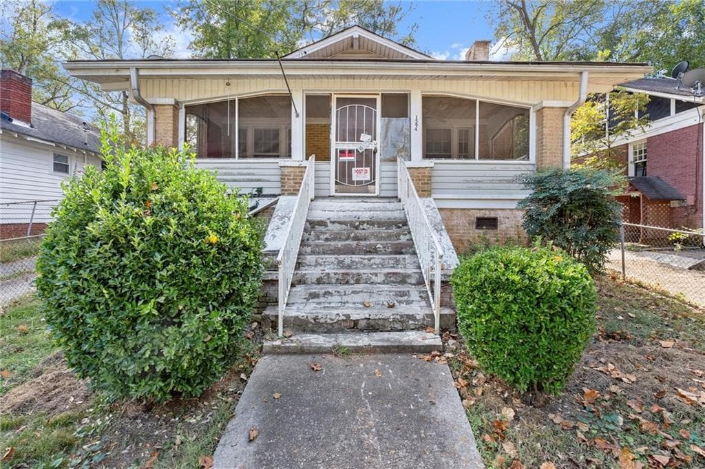 3 bedroom, 1 bathroom, 1,672 sq ft single family residence sold at 1594 Rogers Avenue, Atlanta, GA 30310
