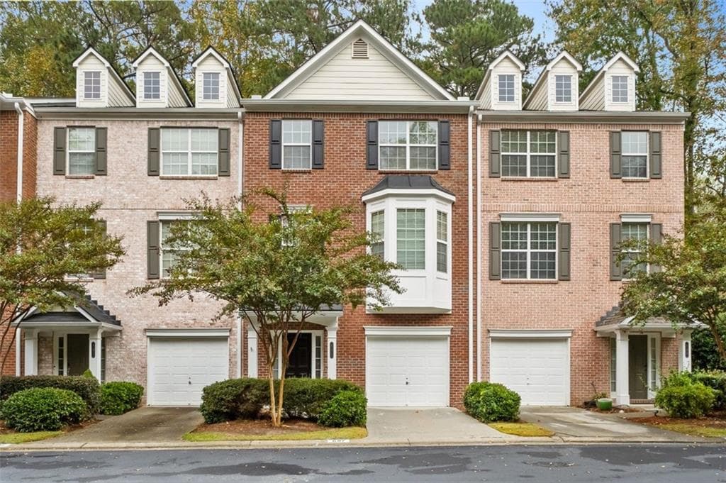 3 bedroom, 4 bathroom, 1,732 sq ft townhouse sold at 687 Coligny Court, Atlanta, GA 30350